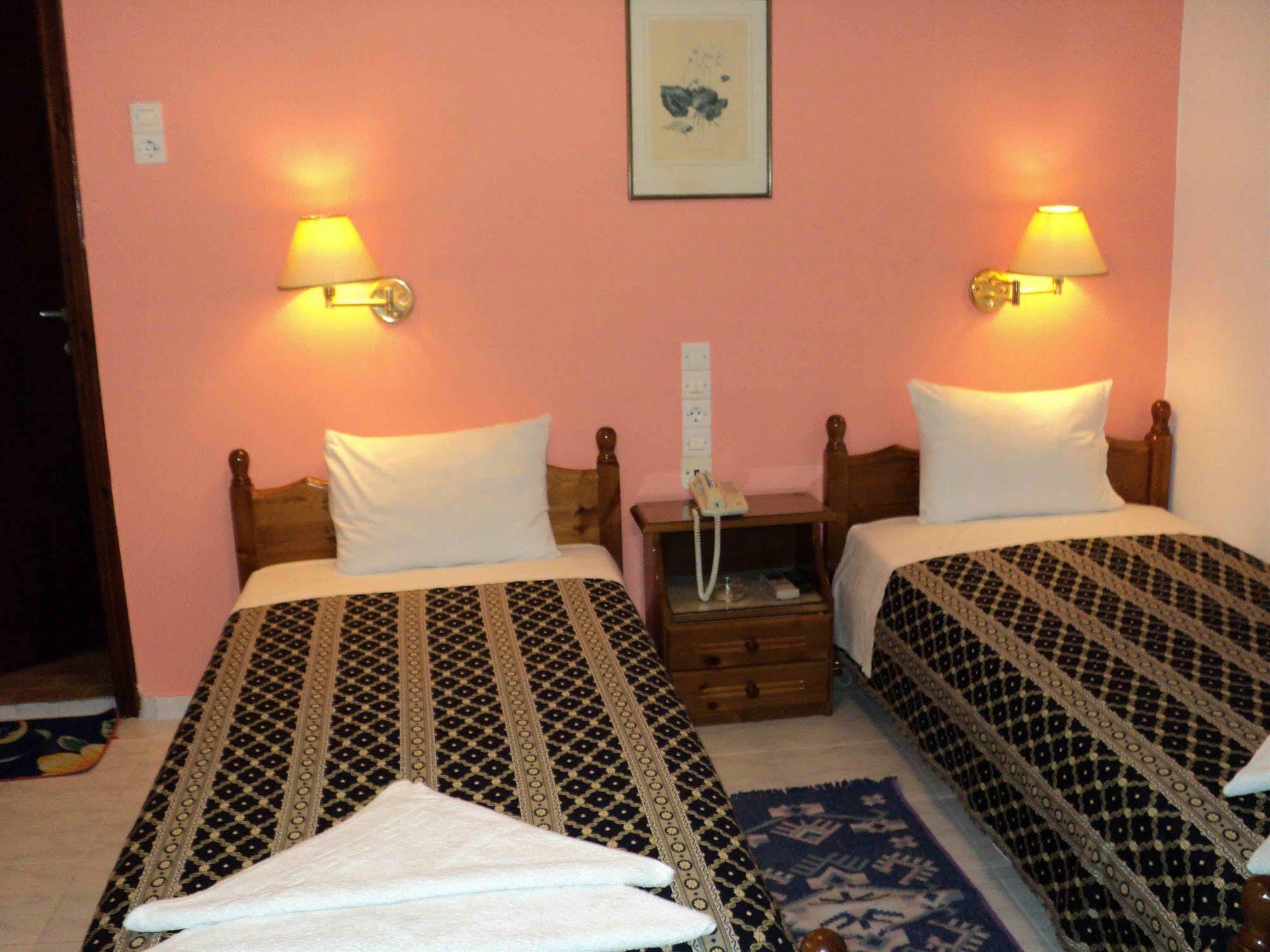 Hotel Palladion Karterádos Eksteriør bilde